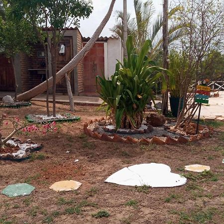 מלון לואיס קורייה Camping E Pousada Tres Lagoas מראה חיצוני תמונה